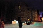 Ночной фасад Кафедрального собора Монтепульчано.